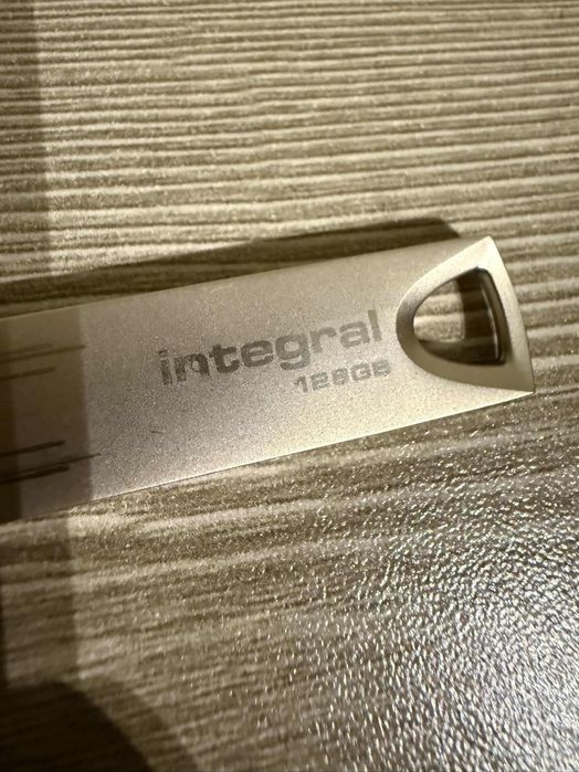 Pen USB 3.0 Integral Metal Arc - 128GB