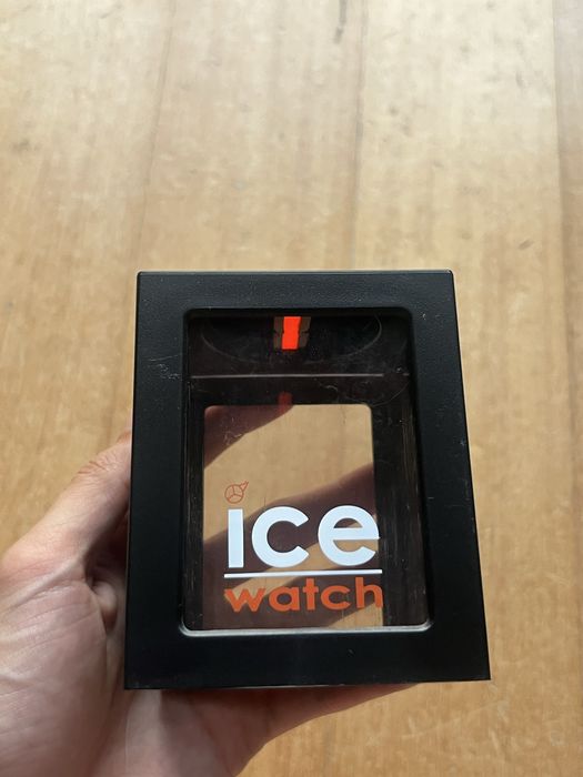 Relogio ICE watch preto laranja