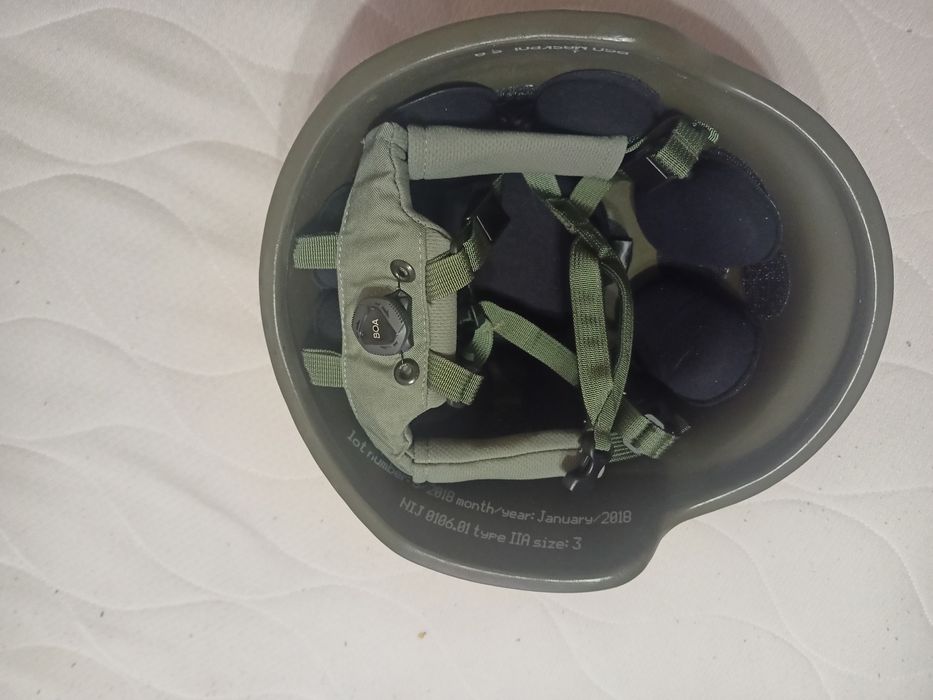 Продається військове спорядження.