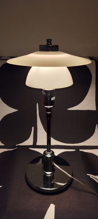 Candeeiro de mesa moderno