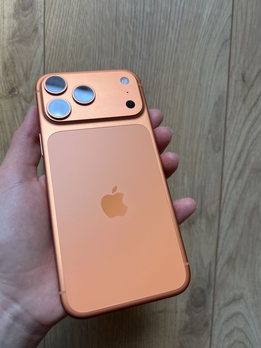 Продам Iphone 17 pro Max