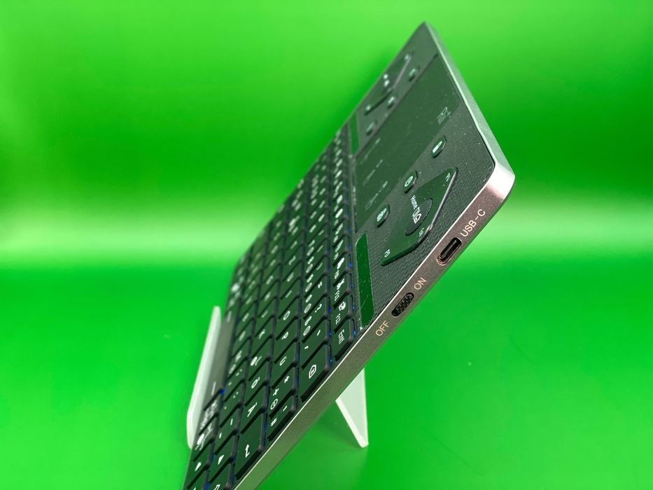 Klawiatura Bt z touchpadem, podświetlana RGB, Android TV, iPad, PC