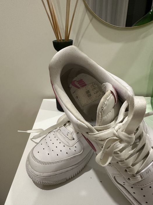 Air force 1 simbolo rosa