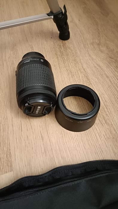 Nikon na statywie