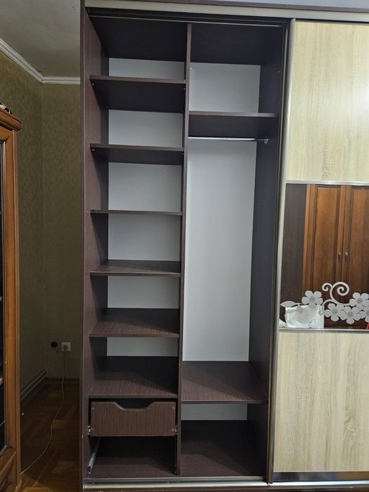 Продам шафу купе.