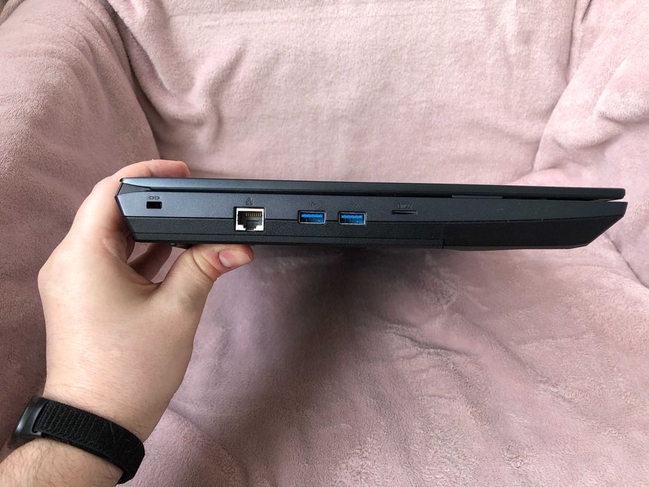 XMG APEX 15 на десктопном Ryzen 9 3900x Ram 64GB Nvidia 2070 NVME 1024Gb SATA3 128GB