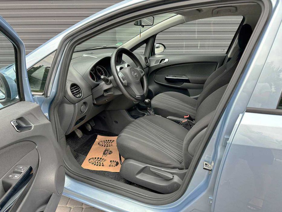 Заощадлива Opel Corsa з Німеччини