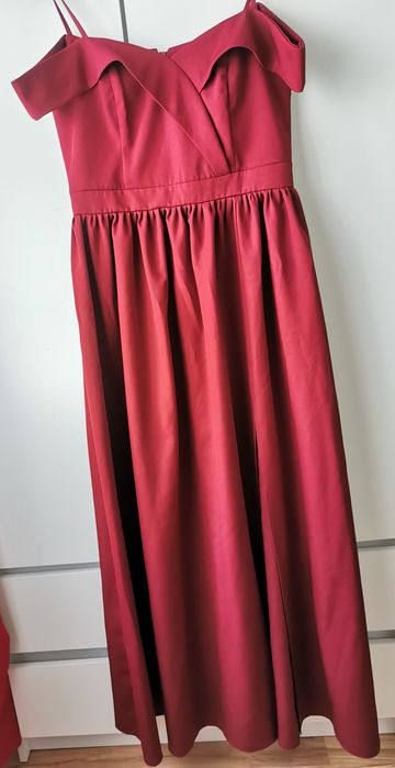 Elegancka sukienka bordowa