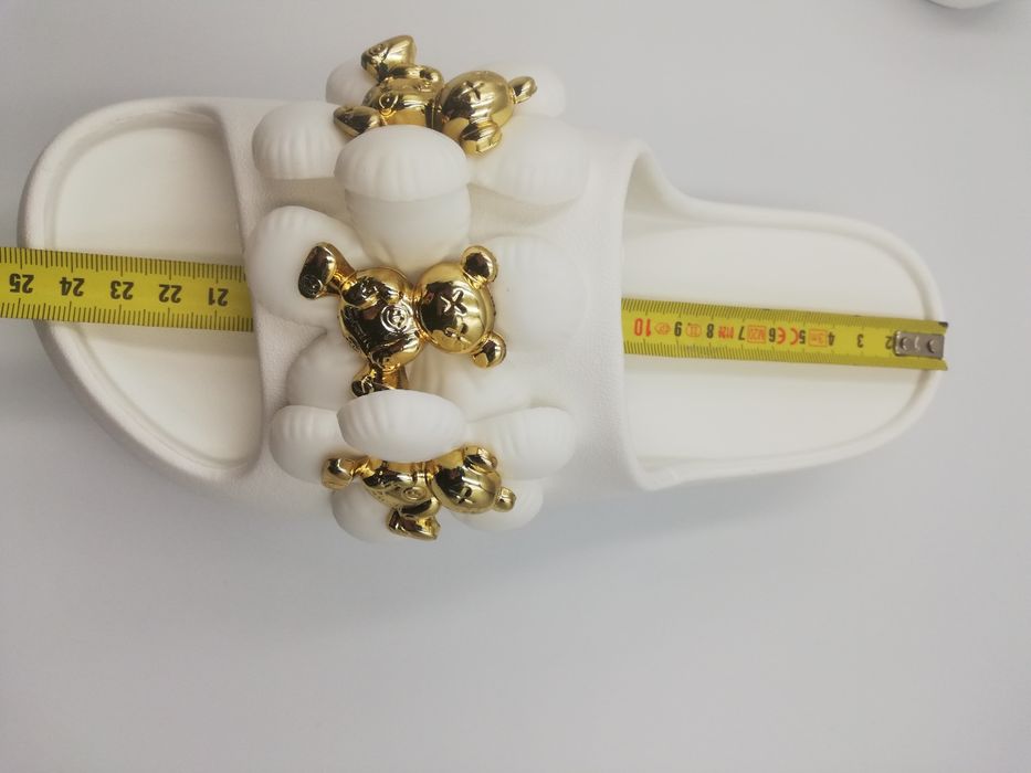 Białe piankowe klapki 38/39