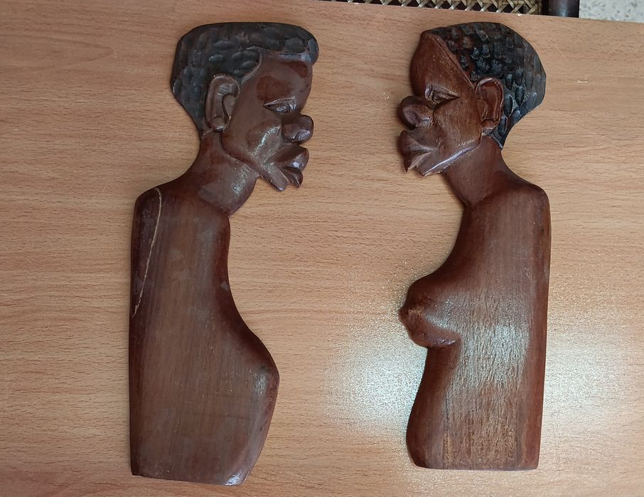 Arte africana em madeira.