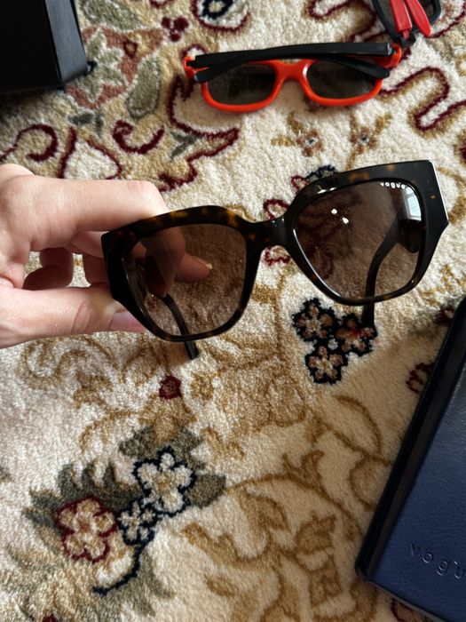 Сонцезахисні окуляри Vogue