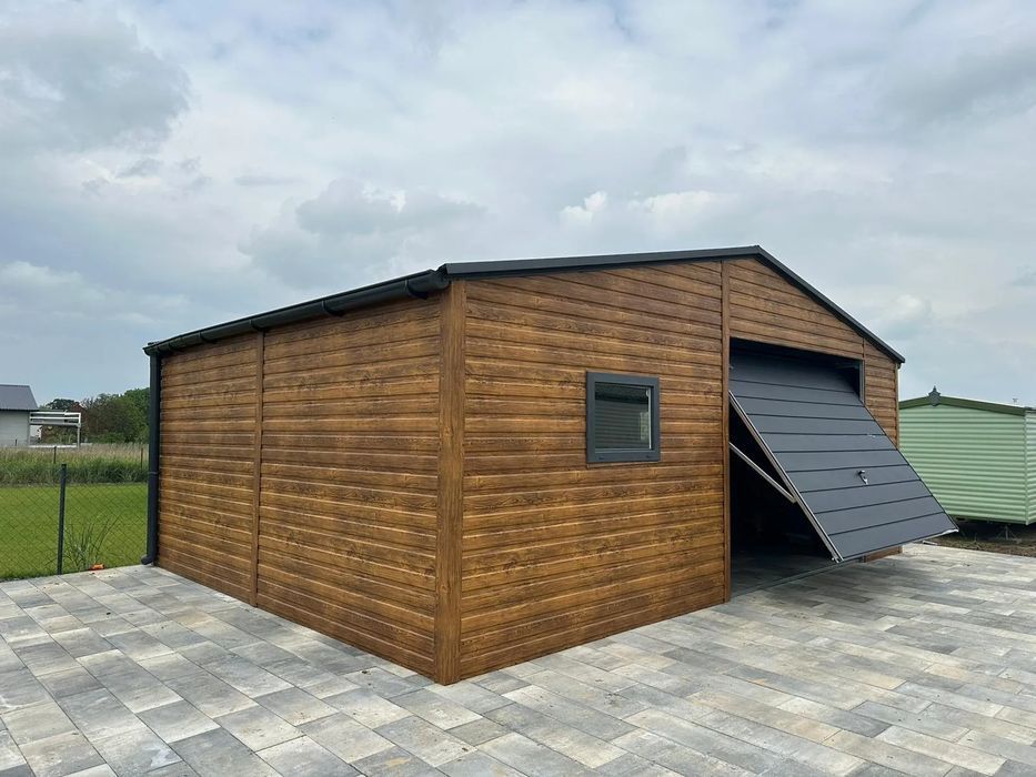 Garaż jednostanowiskowy 7x5 m - Dach dwuspadowy, Brama uchylna, Drewno