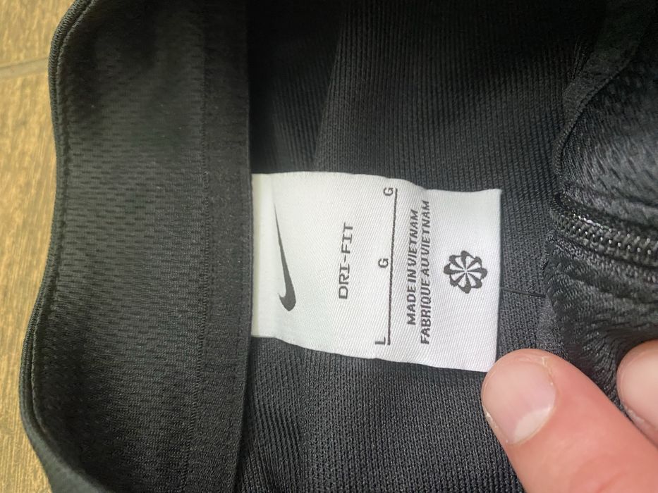 Спортивний костом найк Nike L