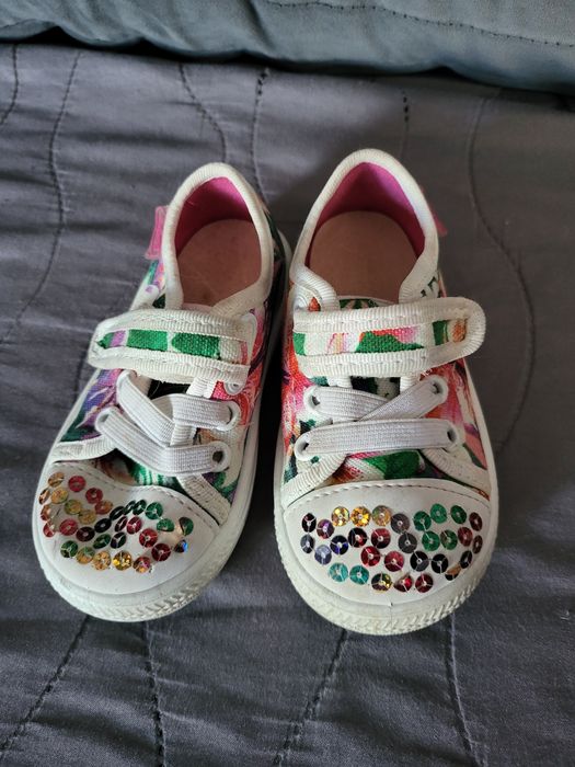 Kolorowe trampki na rzepę 21