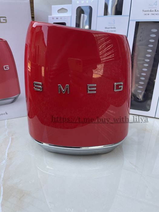 Набір ножів Smeg червоний + підставка