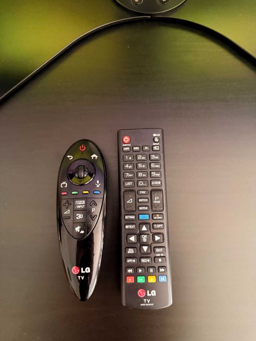 Conjunto Home Cinema: TV LG 49” 4K + Soundbar JBL com Subwoofer + Suporte Giratório