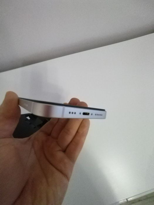 Продам iphone 14/128 ідеал