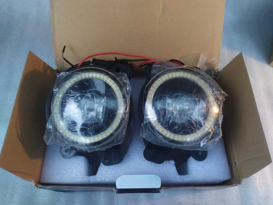 Продам фары противотуманные Dodge Journey 2012-2017