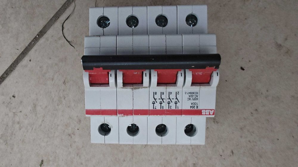 4-biegunowy rozłącznik modułowy ABB E204/100A