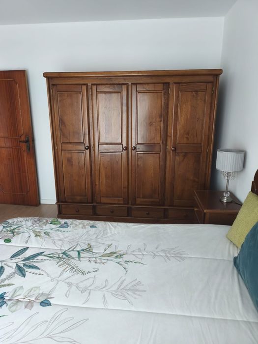 Quarto completo em madeira