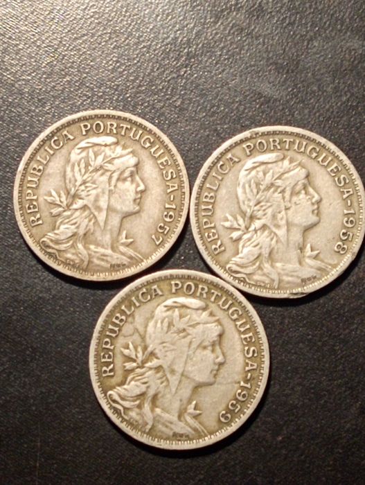 3 moedas de 50  centavos  - Portugal - 1959; 1958; 1957 - Soberbas