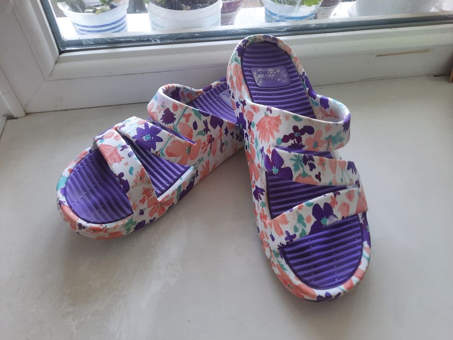 Шлепанцы летние 39-40