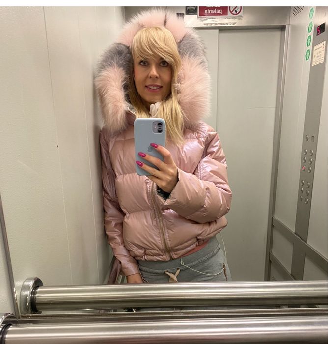 Sprzedam kurtke różową z futerkiem naturalnym rozm S