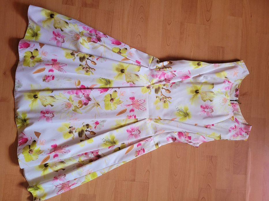 Elegancka sukienka damska M/L