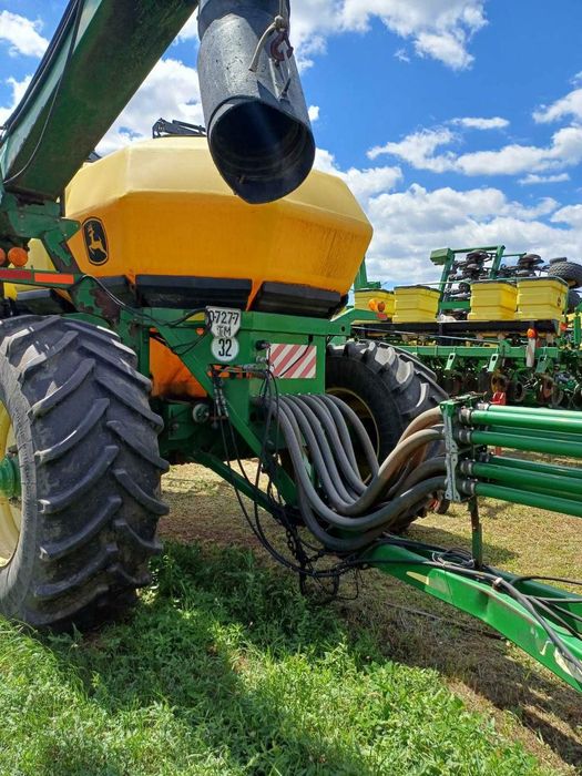 Посевной комплекс зерновой John Deere 1890 с прицепным  баком 1910