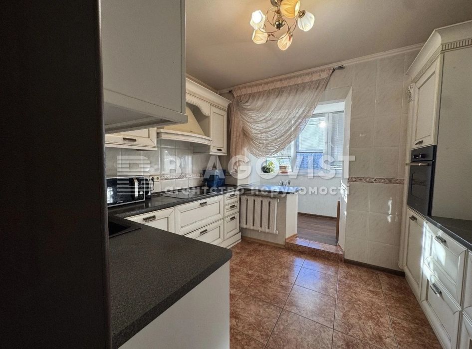 Прожаж 3х кімн квартири Анни Ахматової 15 Позняки Дарницький Гривня