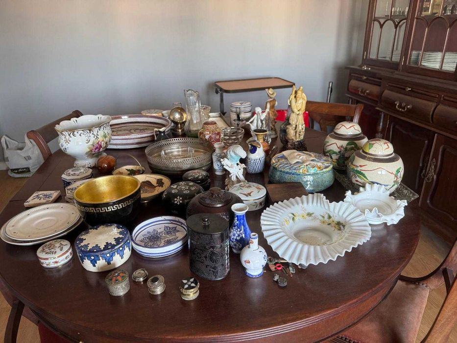 Lote diverso de loiças e bibelots