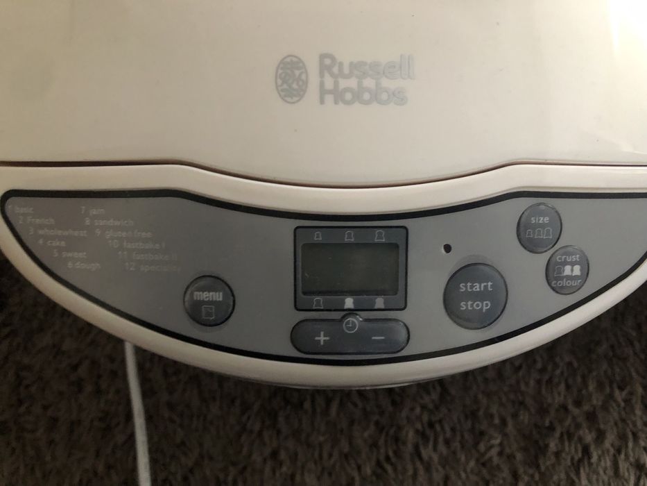 Máquina de pão Russel Hobbs