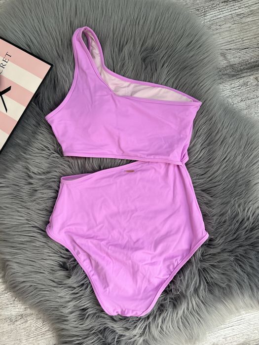 Купальник VS слитный