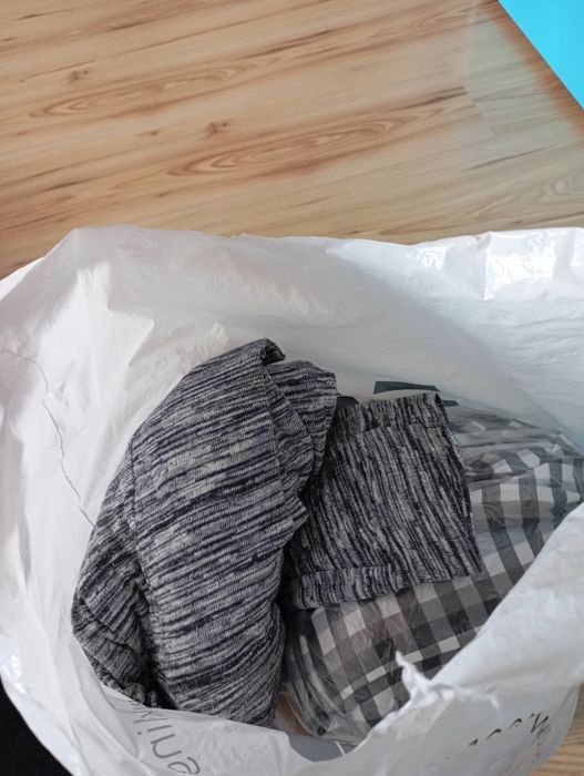 Paka ubrań ok 5 kg damskie , męskie