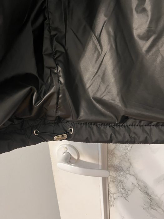 Жіноча куртка розмі m-l нова