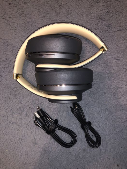 Słuchawki firmy DOQAUS