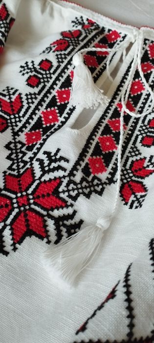 Вишиванка ручної роботи