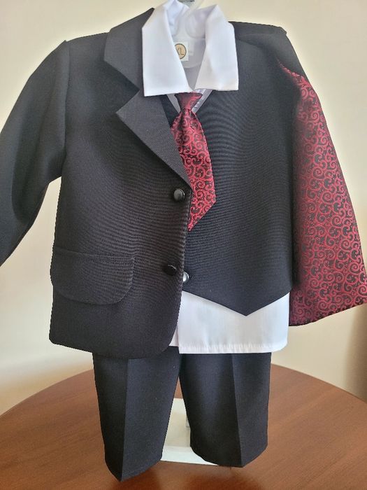 Chłopięcy garniturek