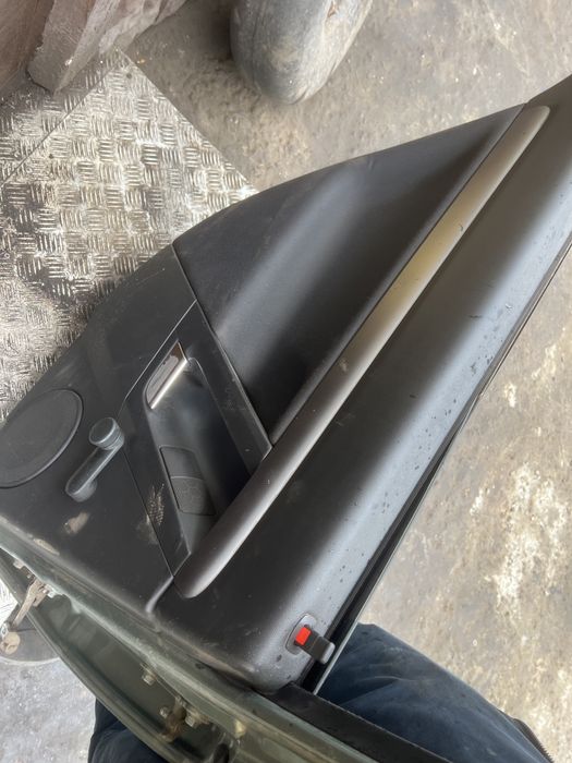 Дверь зад левая седан Opel vectra c опель вектра с год 04