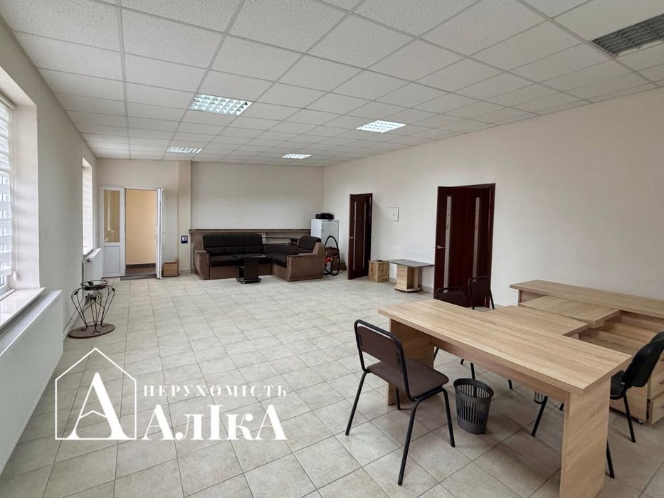 Продам фасадне приміщення ЖК Нова Будова 1