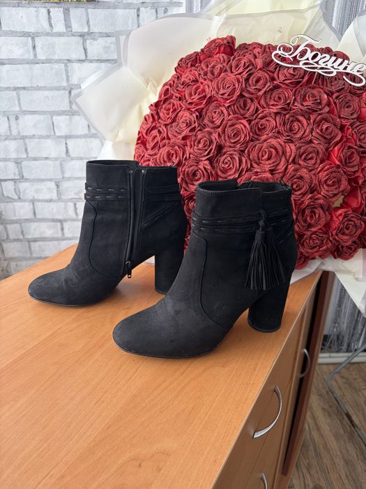 Жіночі ботильйони на каблуку h&m