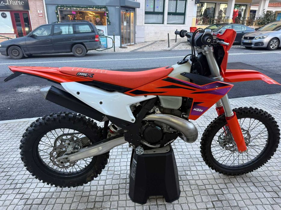 KTM 300 TBI modelo de 2024