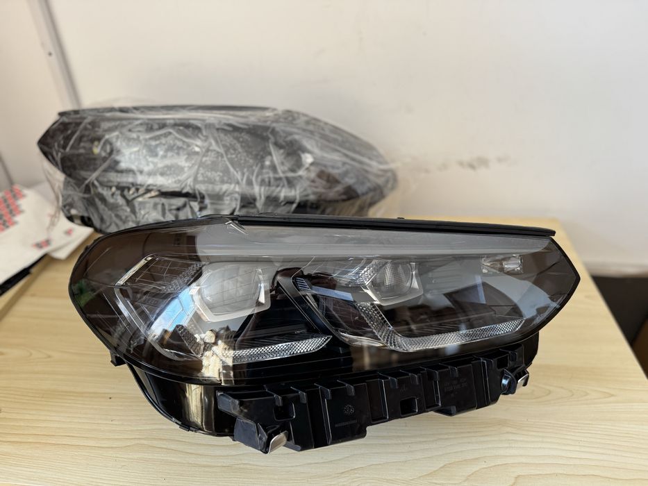 BMW G01, G02 X3 2021-2025 р передні фари Європа