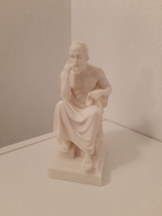 Vendo escultura de Sócrates.