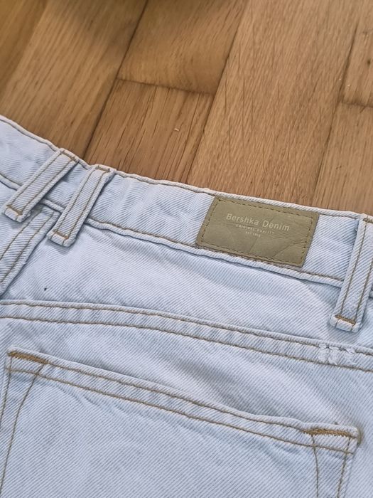 Calças de ganga Mom Bershka tamanho 36