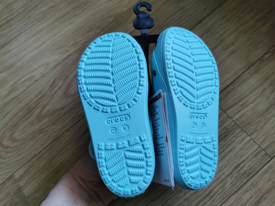 Sandały dziewczęce Crocs C9