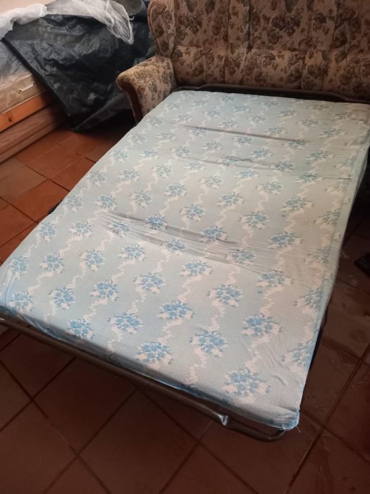 Conjunto de sofa cama  e poltrona