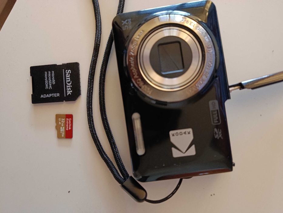 Câmera Digital Kodak Pixpro FZ55 – Como Nova + MicroSD 32GB