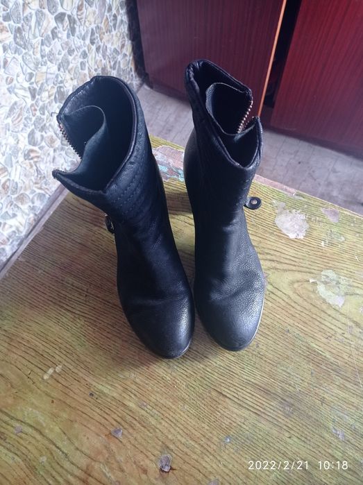 Продам ботинки39 кожа осень