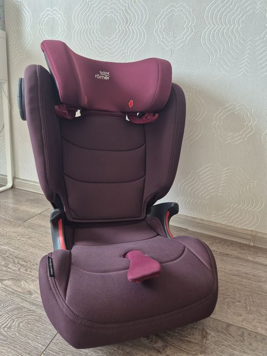 Автокрісло Britax-Romer Kidfix III M +захисний килимок в авто